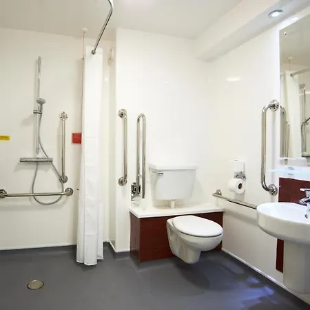 Travelodge Airport Hotel
