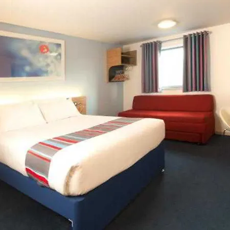 Travelodge Airport Hotel
